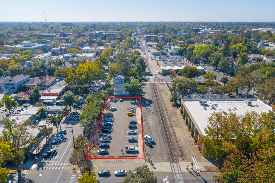 1926 Capitol Ave, Sacramento, CA à vendre - Photo du bâtiment - Image 2 de 9