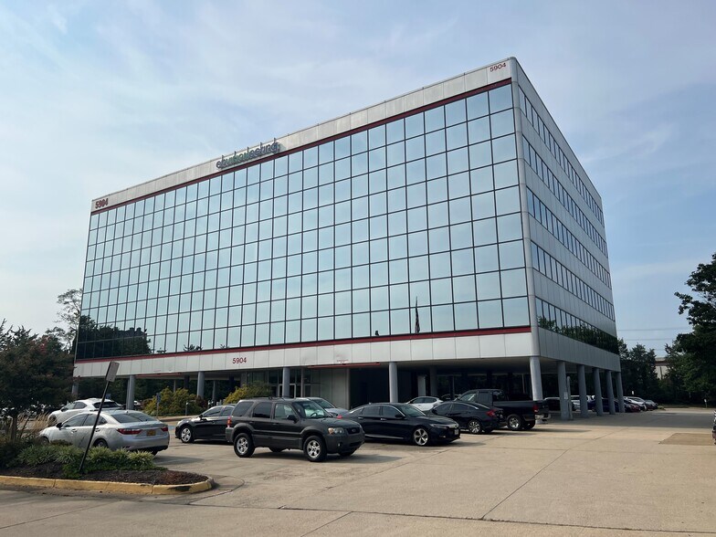 5904 Richmond Hwy, Alexandria, VA à louer - Photo du bâtiment - Image 2 de 6