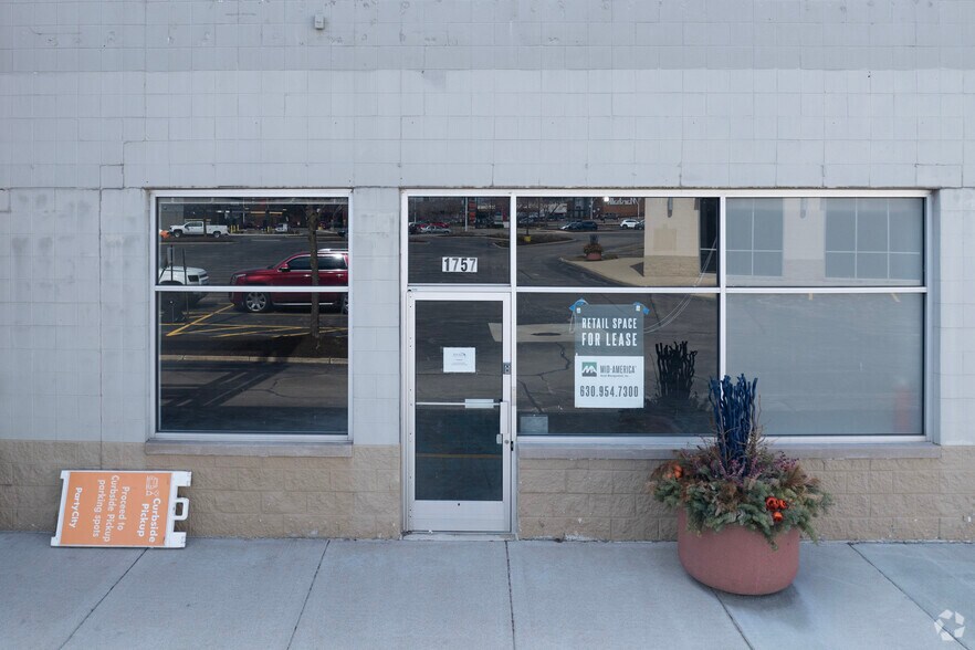 1745-1757 W Fullerton Ave, Chicago, IL à vendre - Photo du bâtiment - Image 3 de 6