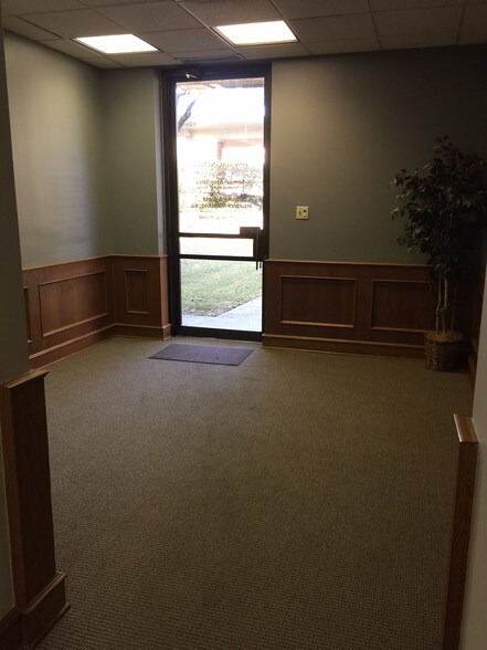 5925 Line Ave, Shreveport, LA à louer - Hall d’entrée - Image 2 de 6