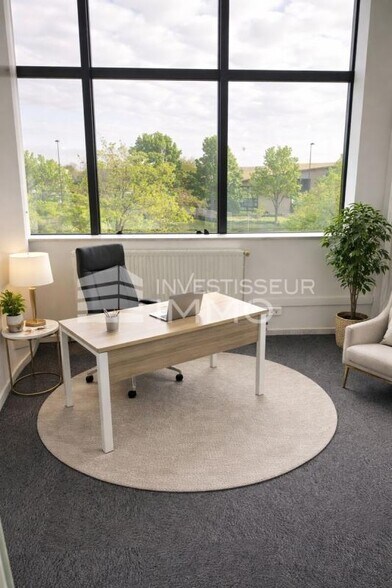 Office in Champigny Sur Marne for lease - Interior Photo - Image 2 of 10