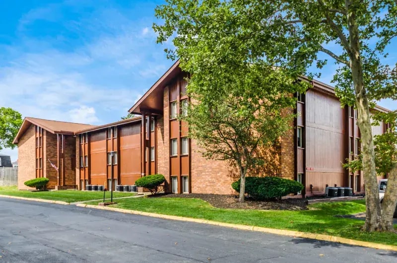 4443-4445 Mobile Dr, Columbus, OH à vendre - Photo du bâtiment - Image 2 de 13