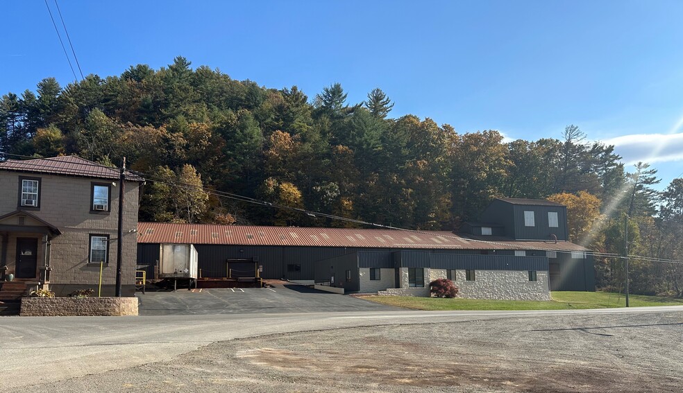 2170 Julia Simpkins Rd, Hiwassee, VA for sale - Building Photo - Image 1 of 1