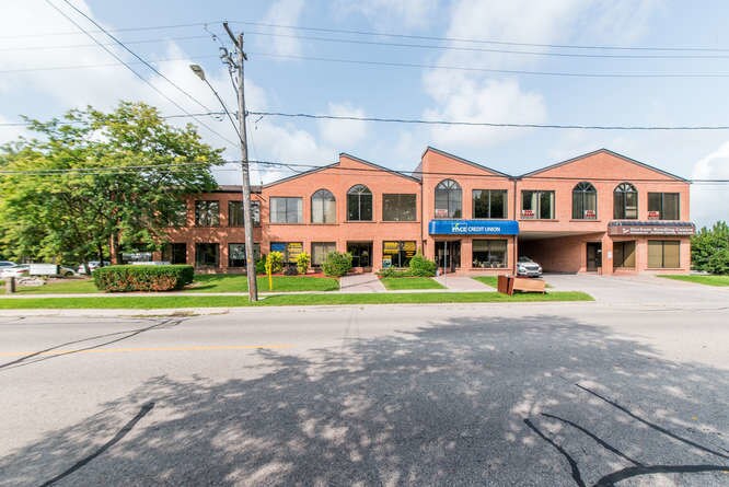 420 Green St, Whitby, ON à vendre Photo du bâtiment- Image 1 de 1