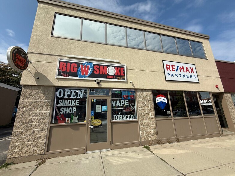 162 Harding St, Worcester, MA à vendre - Photo du bâtiment - Image 2 de 28