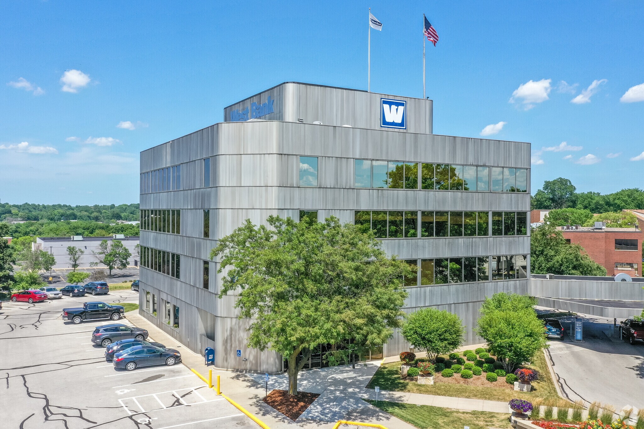 1601 22nd St, West Des Moines, IA à louer Photo du bâtiment- Image 1 de 5