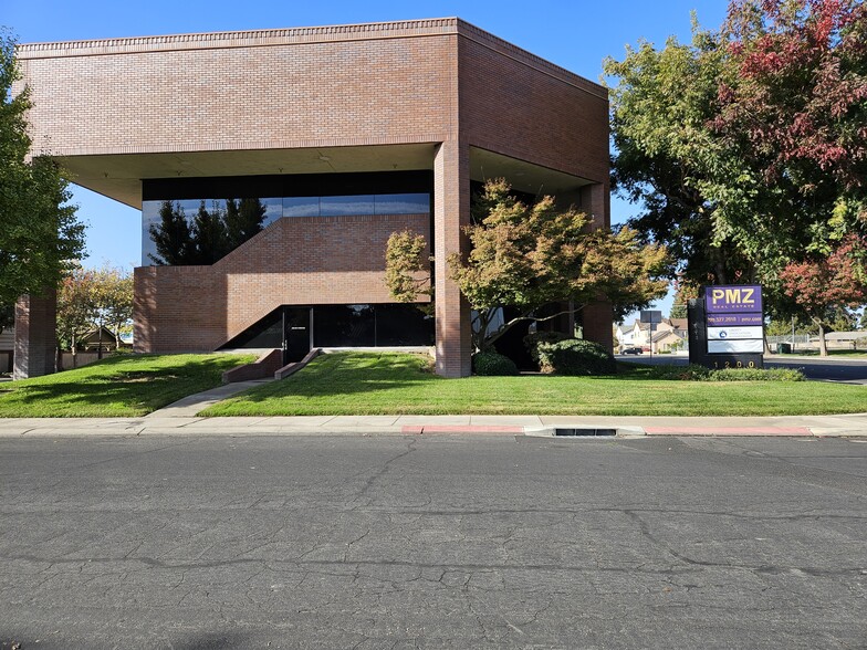 1200 E Orangeburg Ave, Modesto, CA for lease - Building Photo - Image 1 of 2