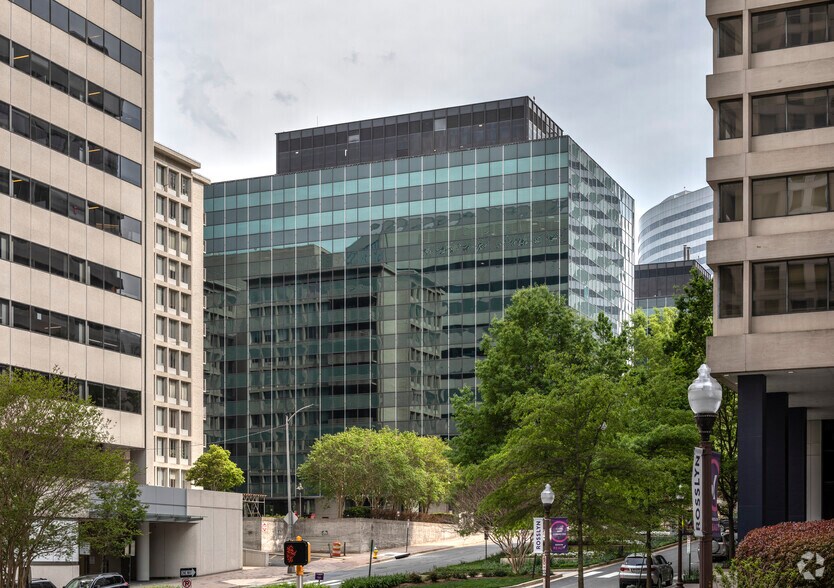 1621 N Kent St, Arlington, VA à louer - Photo du bâtiment - Image 3 de 6