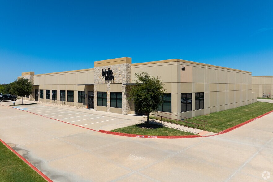 650 Industry Way, Prosper, TX à louer - Photo principale - Image 1 de 16