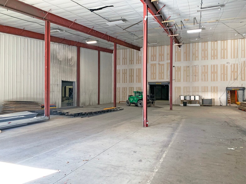 50 Commerce Way, Barrington, NH for lease - Building Photo - Image 3 of 4