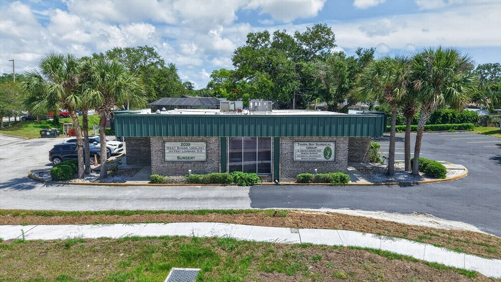 2039 Indian Rocks Rd, Largo, FL à vendre - Photo du bâtiment - Image 2 de 31