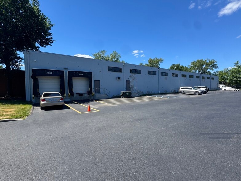 3 Alsan Way, Little Ferry, NJ for lease - Building Photo - Image 2 of 9