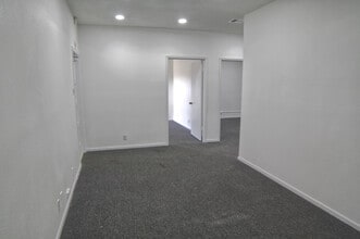 3859 E Southcross Blvd, San Antonio, TX for lease Interior Photo- Image 1 of 9