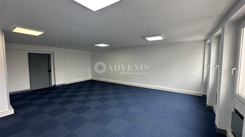 Office in Créteil for lease - Interior Photo - Image 2 of 10