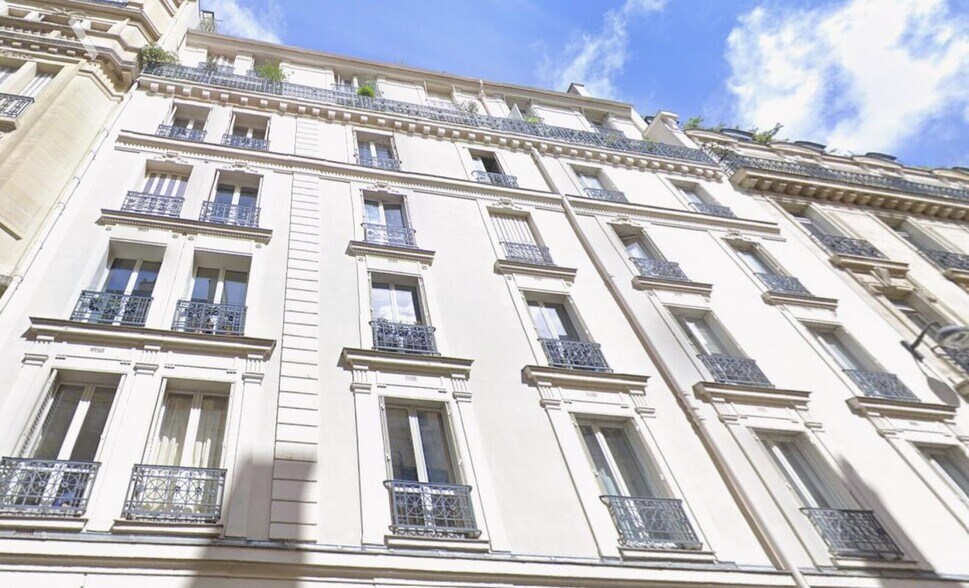 32 Bis Rue De Lubeck, Paris for lease - Building Photo - Image 2 of 16