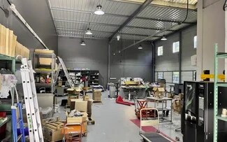 Plus de détails pour Local d'activités, Industriel à louer