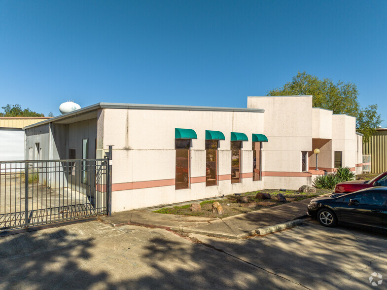 4930 Allen Genoa Rd, Pasadena, TX for lease - Primary Photo - Image 1 of 9