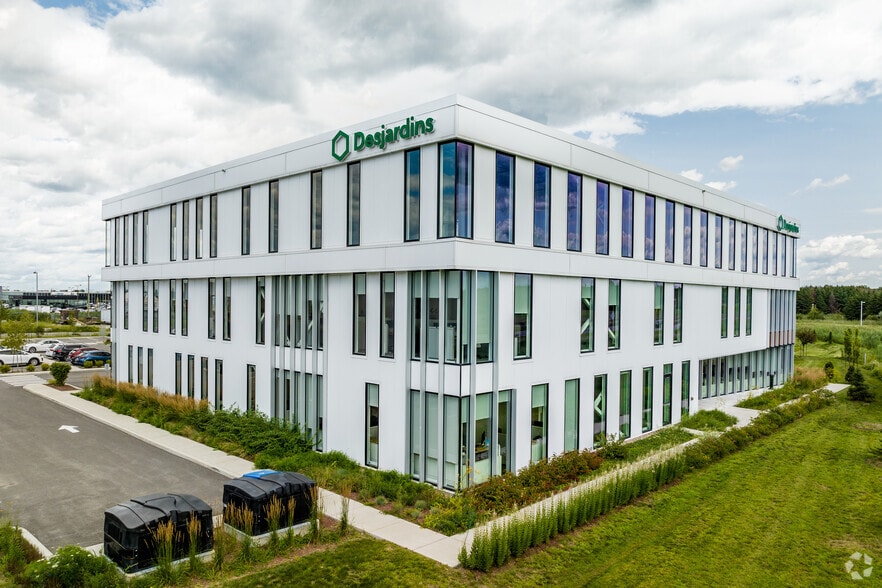 551 Rue Louis-Blériot, Mascouche, QC à louer - Photo du bâtiment - Image 3 de 18