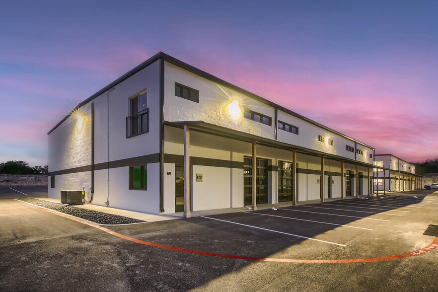 529 SH 46 E, Boerne, TX à vendre - Photo du bâtiment - Image 3 de 12