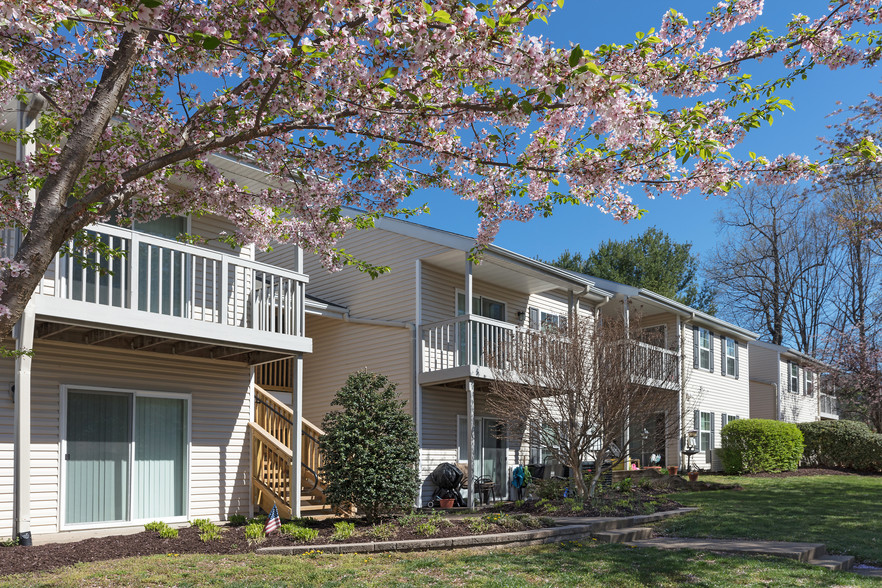 1989 Delaware Dr, Woodbridge, VA for sale - Building Photo - Image 1 of 1