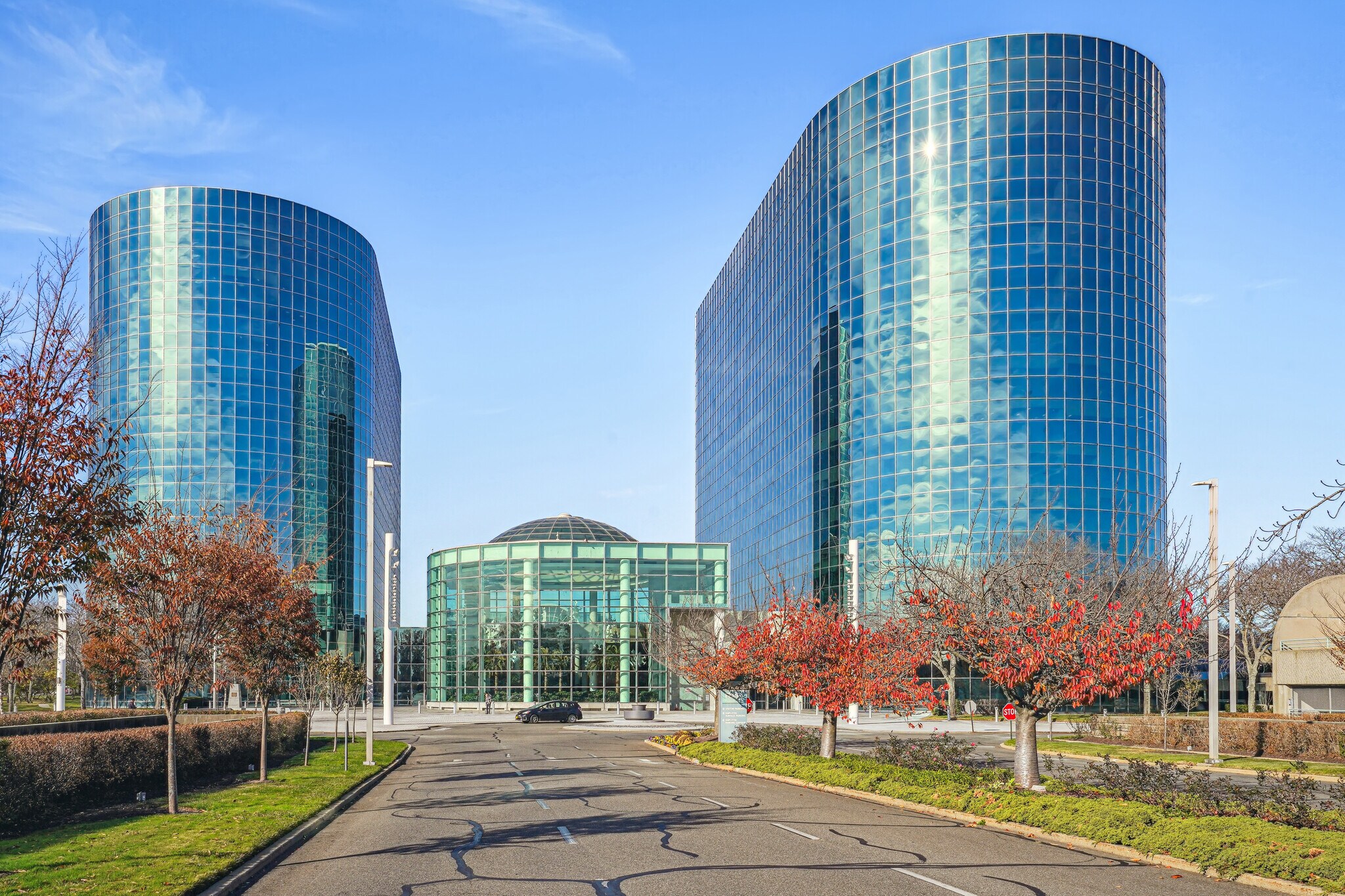 RXR Plz, Uniondale, NY for lease Building Photo- Image 1 of 20