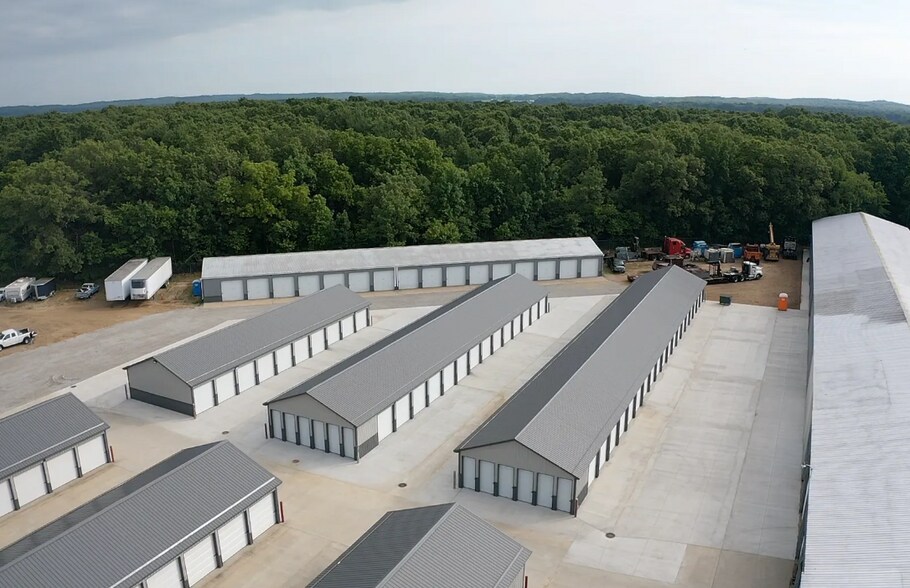 922 N M-37 Hwy, Hastings, MI à vendre - Photo du bâtiment - Image 3 de 11