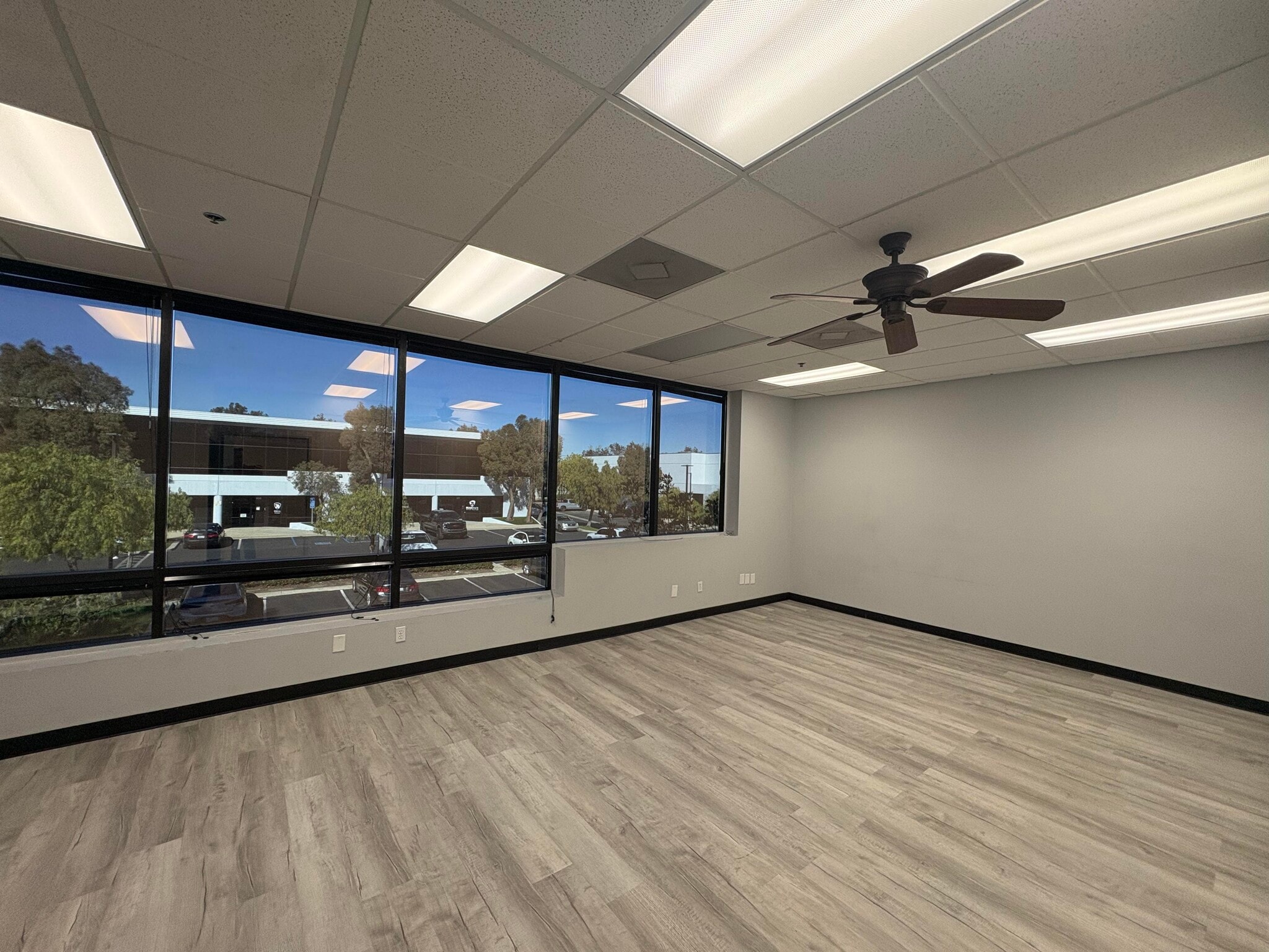 43218-43280 Business Park Dr, Temecula, CA for lease Interior Photo- Image 1 of 3
