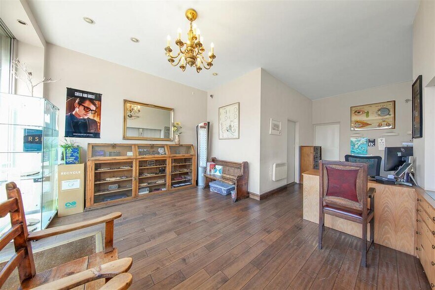 Chamberlayne Rd, Londres à louer - Photo du bâtiment - Image 2 de 12