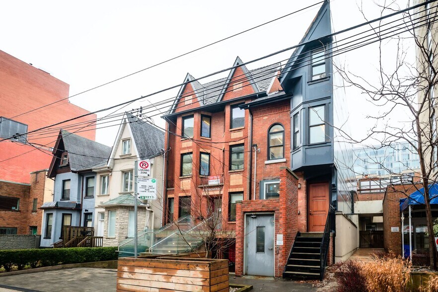 54 1/2 Saint Patrick St, Toronto, ON for lease - Building Photo - Image 2 of 3