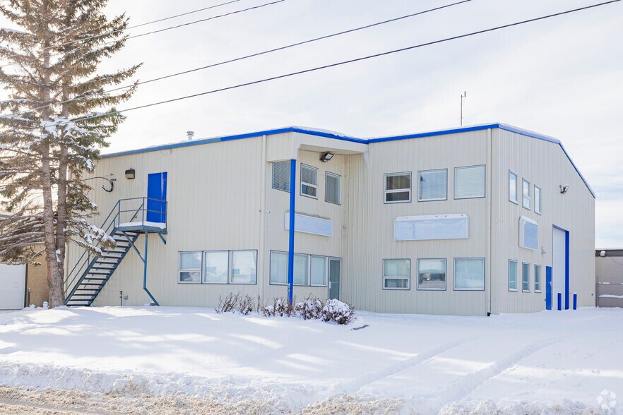 635 36 Ave NE, Calgary, AB for sale - Building Photo - Image 1 of 1