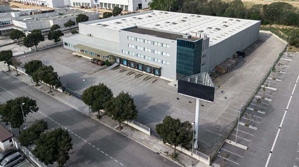 Industrial in Granollers, Barcelona for lease - Building Photo - Image 3 of 6