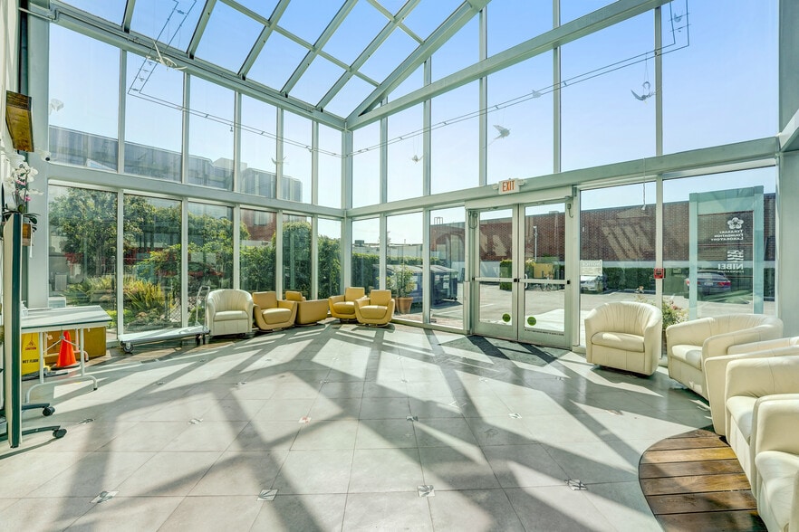 11570 W Olympic Blvd, Los Angeles, CA for sale - Interior Photo - Image 3 of 12