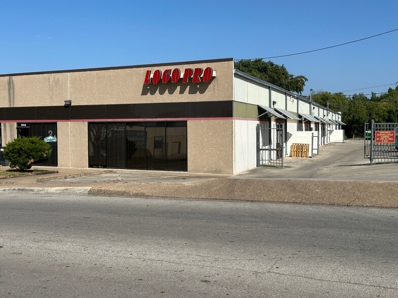 10444-10458 Sentinel St, San Antonio, TX à louer - Photo du bâtiment - Image 2 de 9