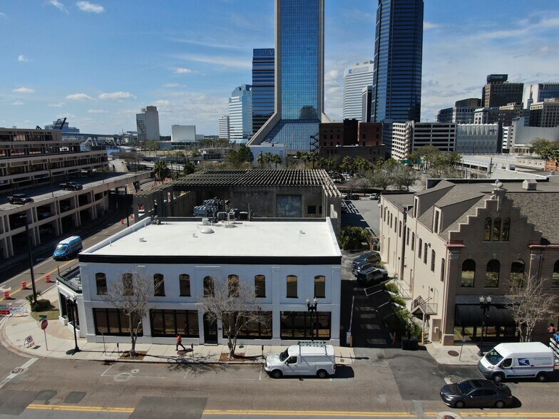10 S Newnan St, Jacksonville, FL à louer - Photo du bâtiment - Image 2 de 11