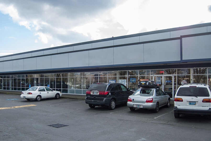 1132 N Hayden Meadows Dr, Portland, OR for lease - Building Photo - Image 3 of 12
