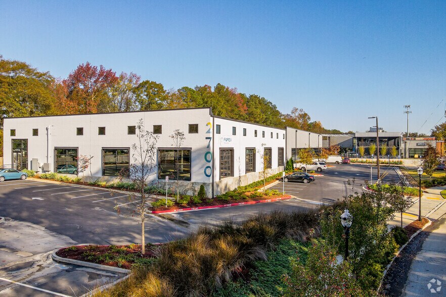 2700 Apple Valley Rd NE, Atlanta, GA à louer - Photo du bâtiment - Image 1 de 9