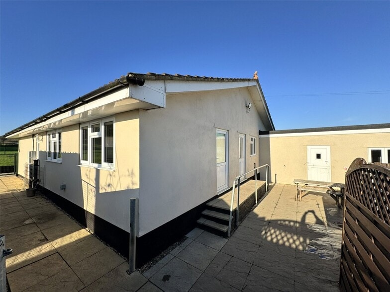 Claverhambury Rd, Waltham Abbey à vendre - Photo principale - Image 2 de 10