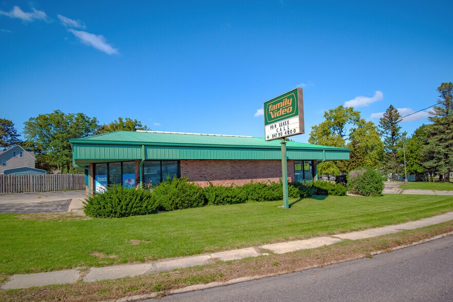 715 S Main St, Kewanee, IL à louer - Photo du bâtiment - Image 2 de 7