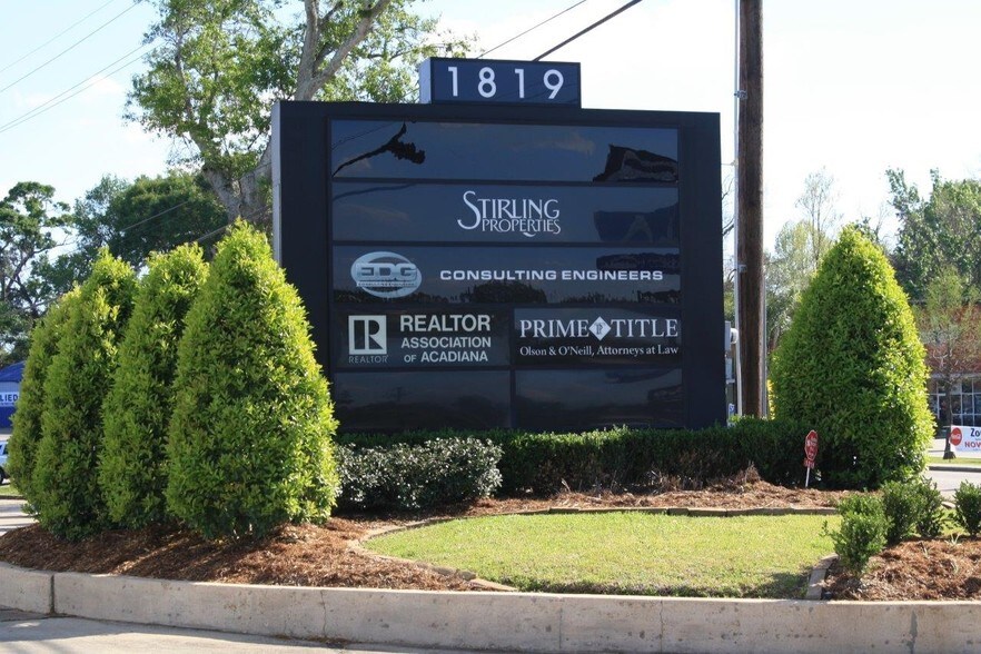 1819 W Pinhook Rd, Lafayette, LA à louer - Photo du bâtiment - Image 3 de 8