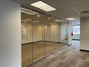 1225 E Fort Union Blvd, Cottonwood Heights, UT à vendre Photo intérieure- Image 1 de 3