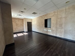 4002 Garth Rd, Baytown, TX à louer Photo intérieure- Image 1 de 8