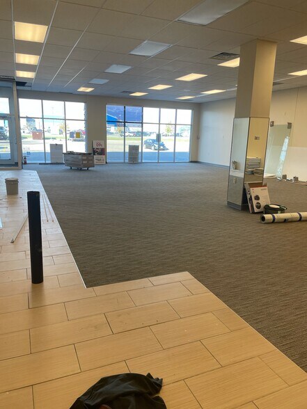 809 26th St SW, Jamestown, ND à louer - Photo intérieure - Image 3 de 4