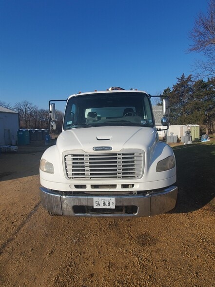 1446 N Bolton Rd, Freeport, IL for sale - Interior Photo - Image 3 of 17