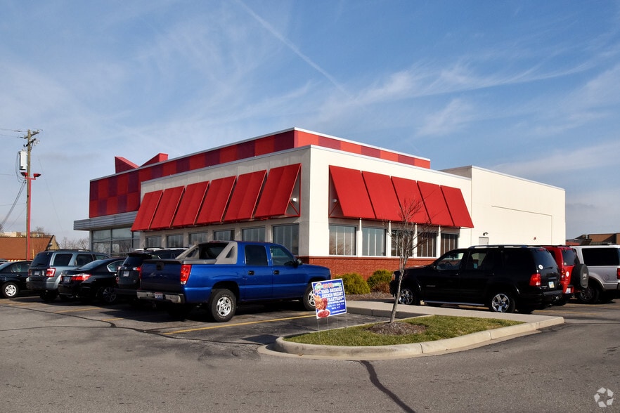 9070 Plainfield Rd, Cincinnati, OH for sale - Building Photo - Image 2 of 4