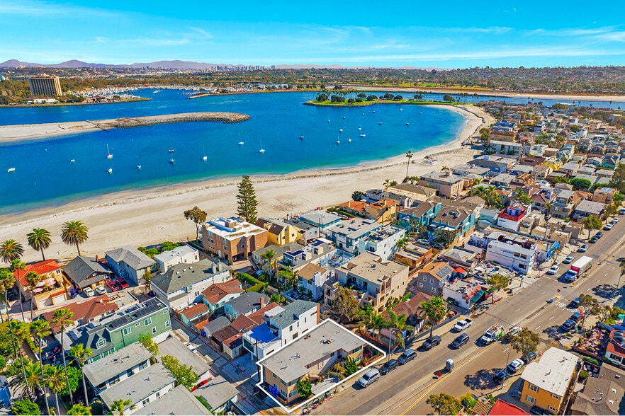 2931 Mission Blvd, San Diego, CA à vendre - Photo du bâtiment - Image 3 de 11