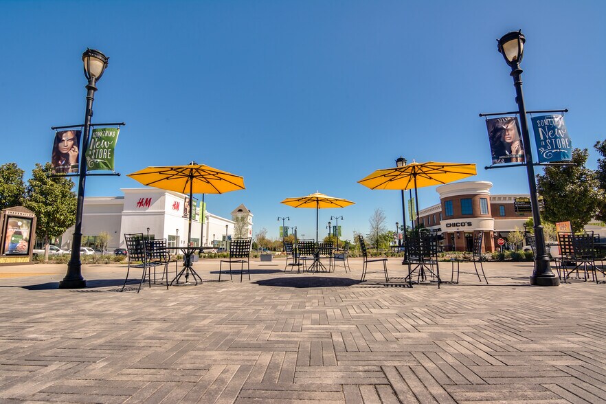 305 W FM 1382, Cedar Hill, TX à louer - Photo du bâtiment - Image 2 de 13