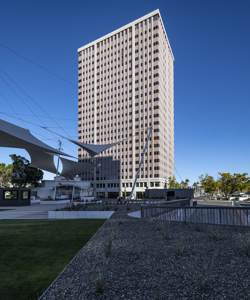 4000 N Central Ave, Phoenix, AZ à louer - Photo du bâtiment - Image 3 de 9