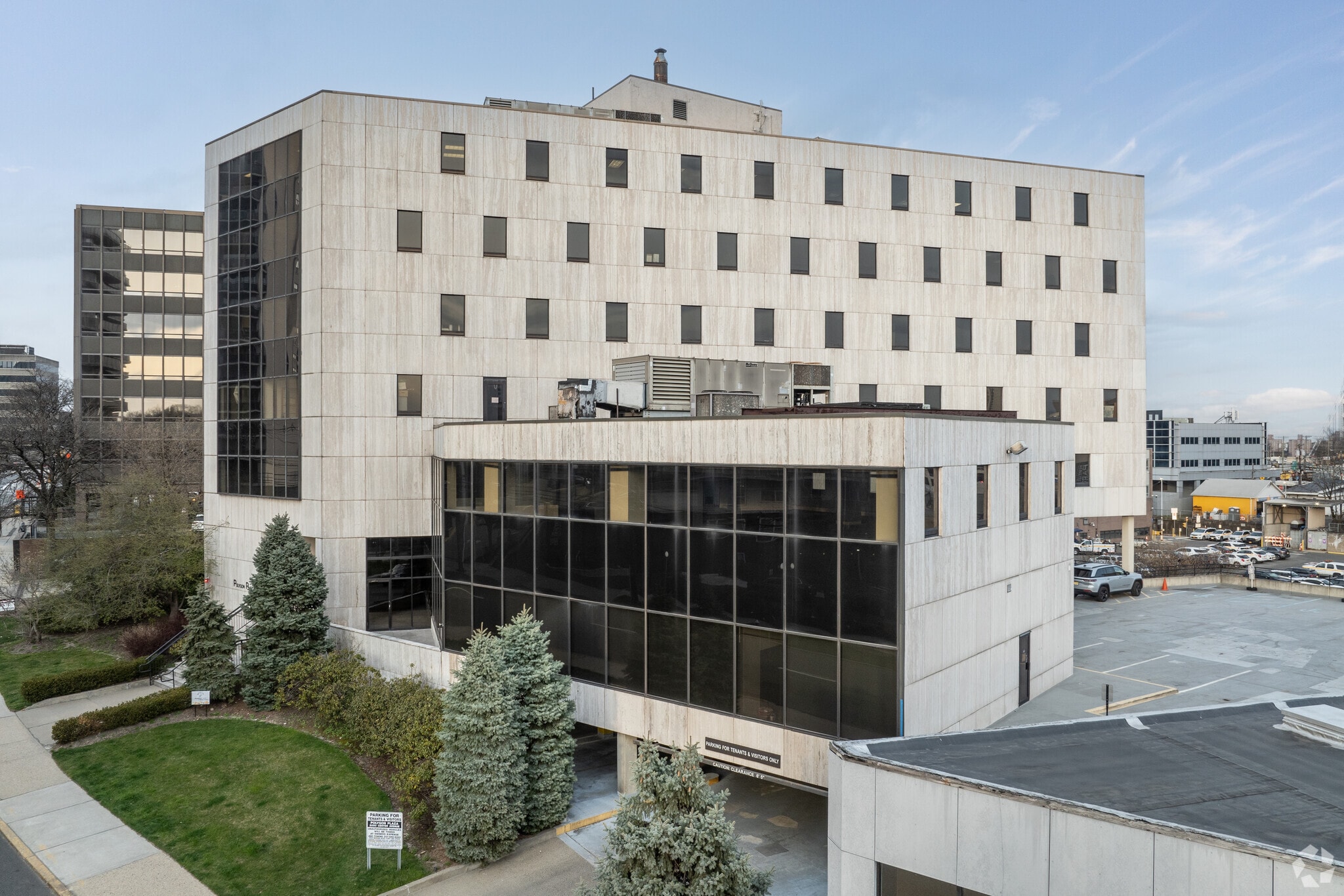 2050 Center Ave, Fort Lee, NJ à louer Photo du bâtiment- Image 1 de 7