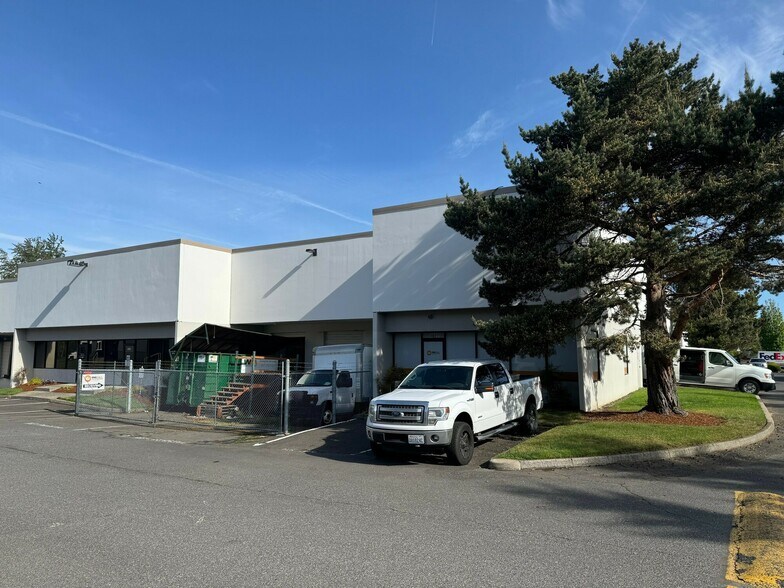 21910-21968 NE Glisan St, Gresham, OR à louer - Photo du bâtiment - Image 3 de 8