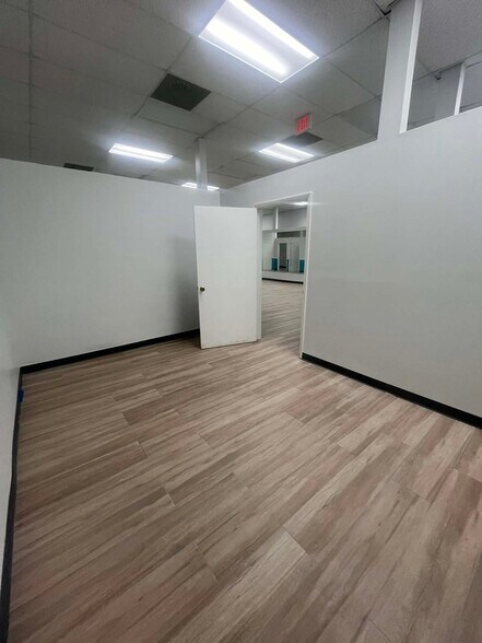 1117 E Hallandale Beach Blvd, Hallandale Beach, FL à louer - Photo du bâtiment - Image 2 de 18